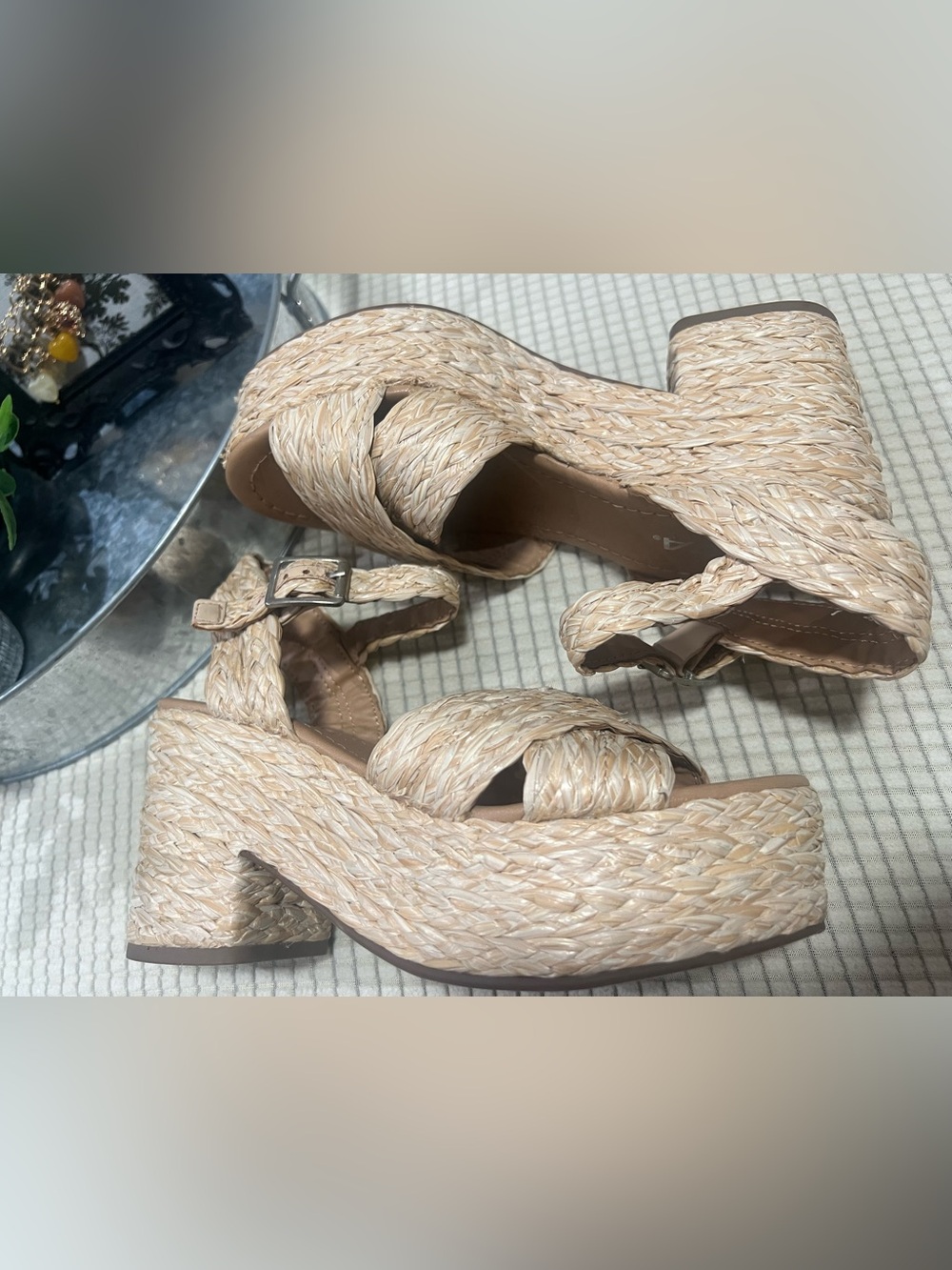 Woven platforms